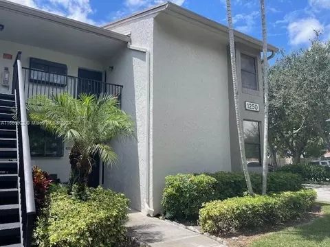 1250 S Military Trl #1615, Deerfield Beach, FL 33442