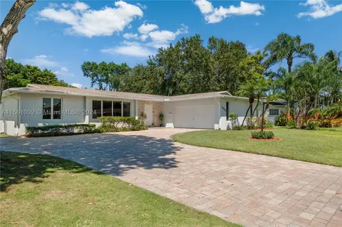 8335 SW 157th St, Palmetto Bay, FL 33157