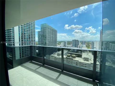 1000 Brickell Plz #2611, Miami, FL 33131