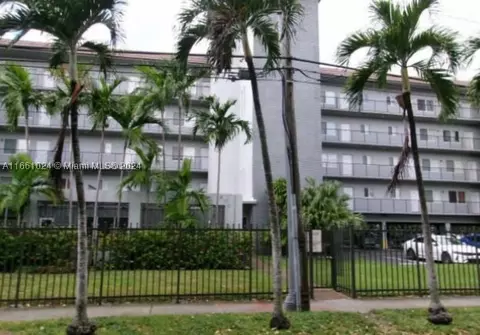 900 SW 84th Ave #207A, Miami, FL 33144