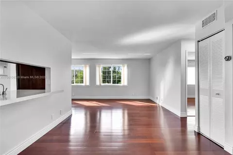 465 SW 86th Ave #205, Pembroke Pines, FL 33025