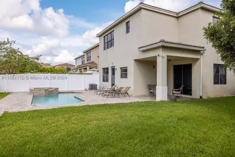 972 NE 193rd Ter, Miami, FL 33179