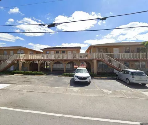 1154 W 35th St #111, Hialeah, FL 33012
