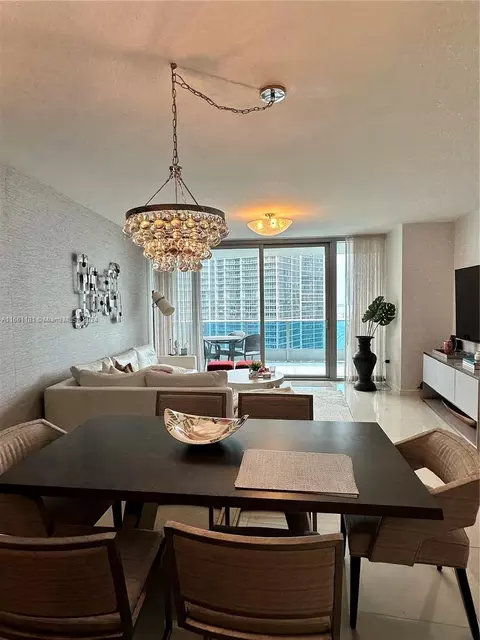 200 Biscayne Boulevard Way #4206, Miami, FL 33131