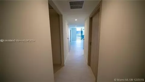 1000 Brickell Plz #4905, Miami, FL 33131