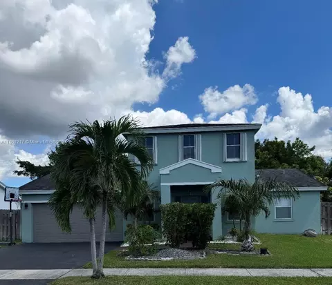 5224 NW 94th Ter, Sunrise, FL 33351