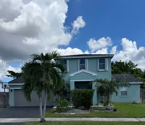 5224 NW 94th Ter, Sunrise, FL 33351