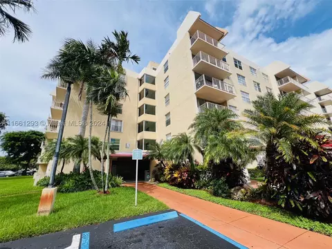 13120 SW 92 Ave #B-201, Miami, FL 33176