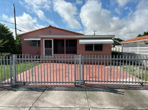 318 W 15th St, Hialeah, FL 33010 photo 1