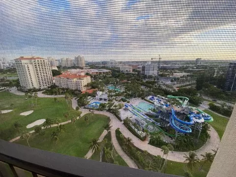 20335 W Country Club Dr #2009, Aventura, FL 33180