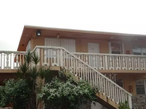1154 W 35th St #208, Hialeah, FL 33012