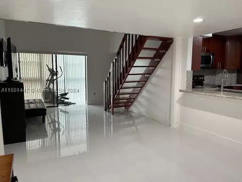 9433 Fontainebleau Blvd #209, Miami, FL 33172