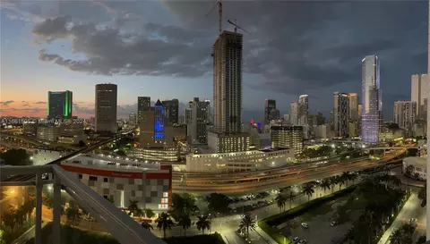 90 SW 3rd St #1905, Miami, FL 33130