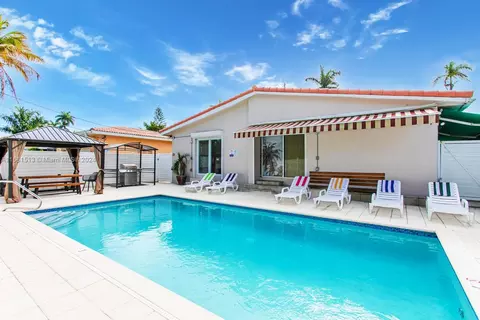 1045 Hollywood Blvd, Hollywood, FL 33019