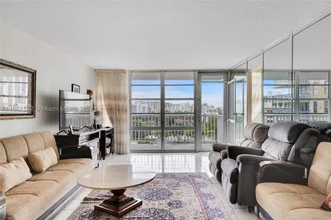 231 174th St #815, Sunny Isles Beach, FL 33160