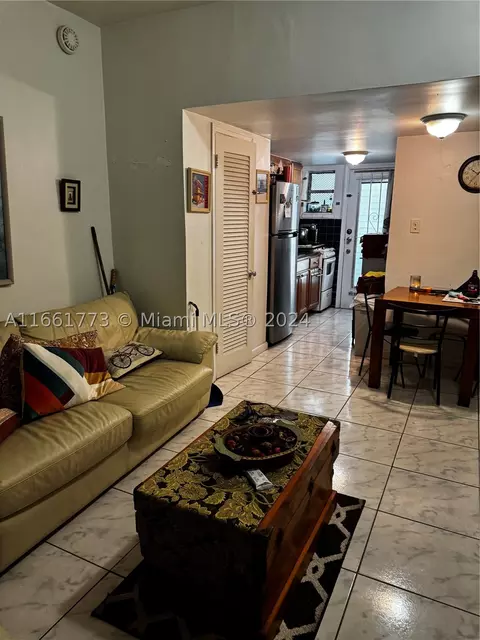 6490 Collins Ave #4, Miami Beach, FL 33141