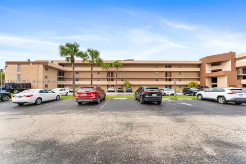 702 NW 87th Ave #205, Miami, FL 33172