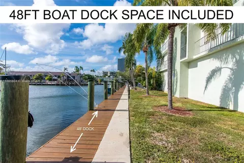 16570 NE 26th Ave Dock 32, North Miami Beach, FL 33160