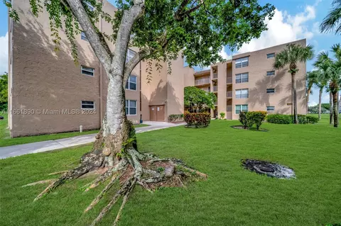 9410 Tangerine Pl #301, Davie, FL 33324