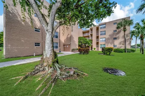 9410 Tangerine Pl #301, Davie, FL 33324