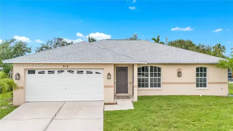 912 SE 5th Pl, Cape Coral, FL 33990