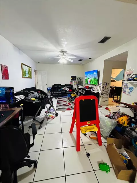 491 E 39th St, Hialeah, FL 33013 photo 11