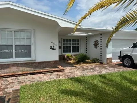 6769 Camelia Dr, Miramar, FL 33023