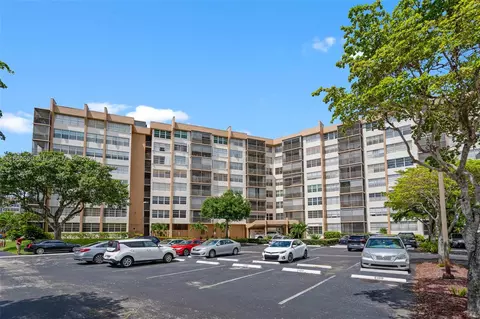 1000 Saint Charles Pl #208, Pembroke Pines, FL 33026