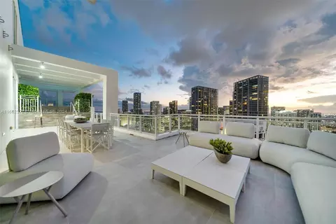 900 Brickell Key Blvd #PH3401, Miami, FL 33131