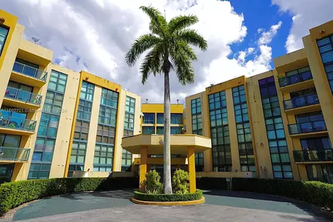 11790 SW 18th St #227-3, Miami, FL 33175