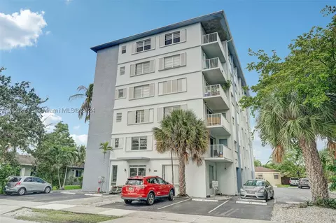 1701 Washington St #402, Hollywood, FL 33020