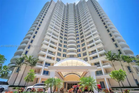888 Brickell Key Dr #612, Miami, FL 33131