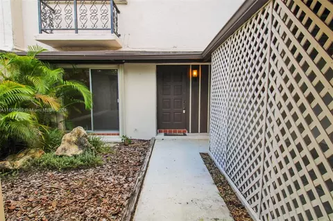 Exterior - 7238 Jacaranda Ln, Miami Lakes, FL 33014 photo 2 of 7