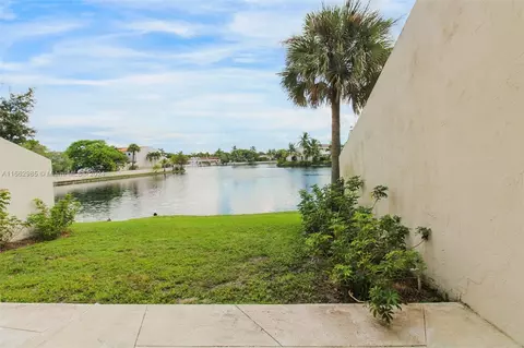 Exterior - 7238 Jacaranda Ln, Miami Lakes, FL 33014 photo 6 of 7