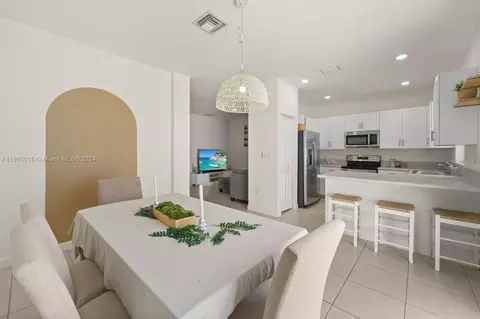 Dining - 10938 W 33rd Ct, Hialeah, FL 33018 photo 2 of 2