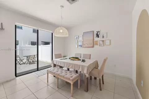 Dining - 10938 W 33rd Ct, Hialeah, FL 33018 photo 1 of 2