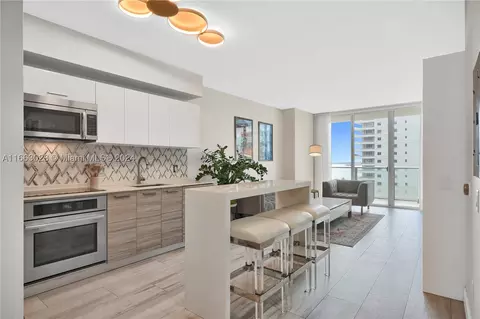 1300 E Brickell Bay Dr #906, Miami, FL 33131