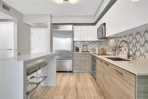 1300 E Brickell Bay Dr #906, Miami, FL 33131 photo 4