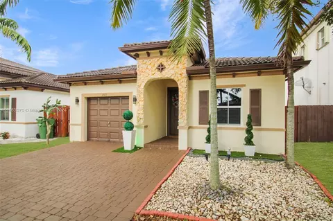 2425 NE 3rd Ct, Homestead, FL 33033