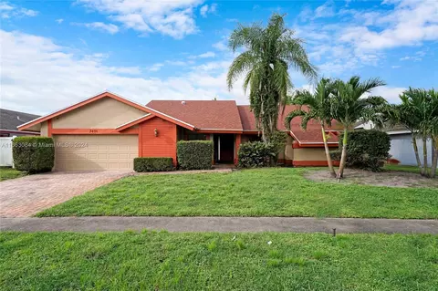 7401 NW 49th St, Lauderhill, FL 33319