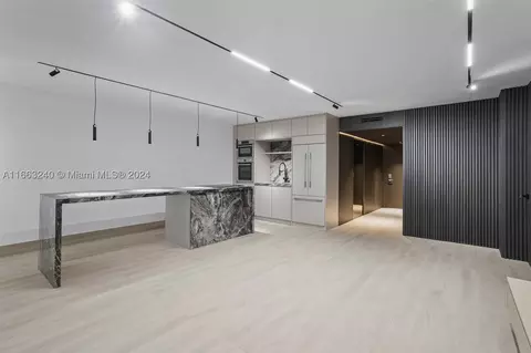2301 Collins Ave #537, Miami Beach, FL 33139