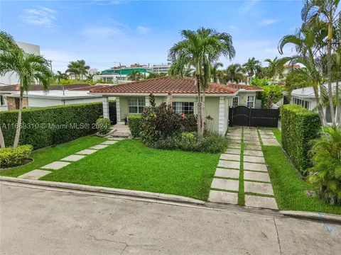 9432 Carlyle Ave, Surfside, FL 33154