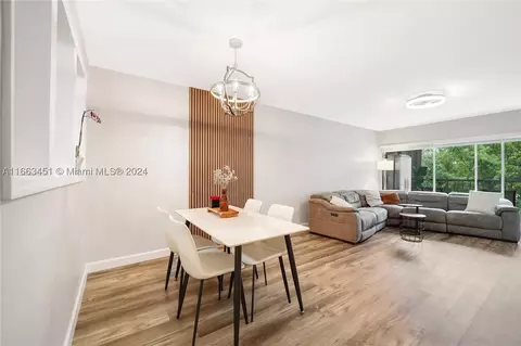 471 N Pine Island Rd #D402, Plantation, FL 33324