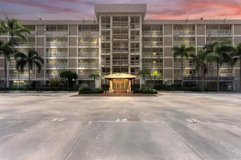 3001 S Course Dr #209, Pompano Beach, FL 33069