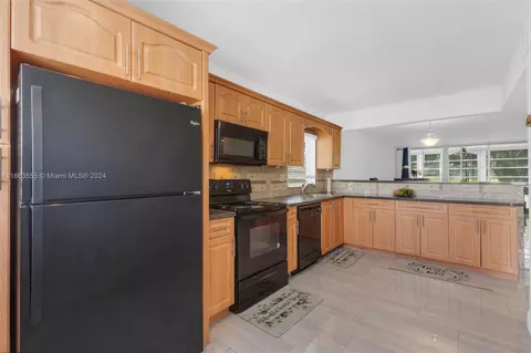 8310 Sands Point Blvd #L101, Tamarac, FL 33321