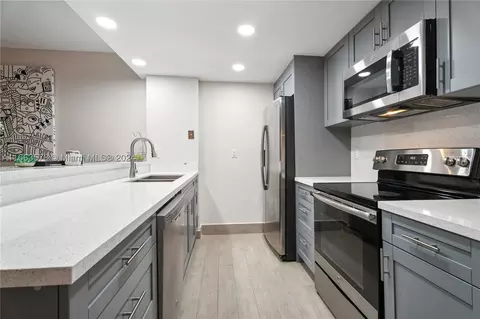3180 Bird Ave #10, Miami, FL 33133