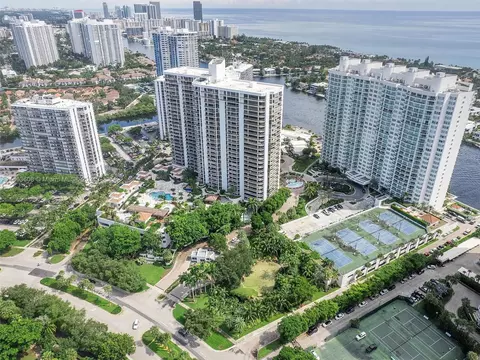 20281 E Country Club Dr #506, Aventura, FL 33180