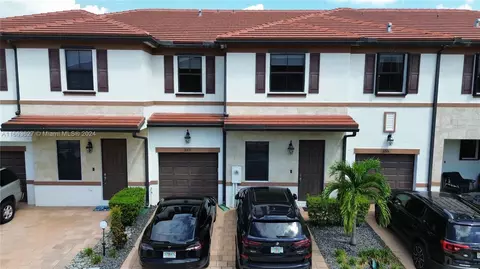 3317 W 100th Ter #100, Hialeah, FL 33018