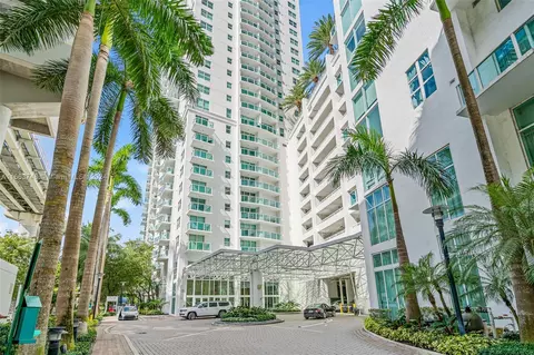 31 SE 5th St #1802, Miami, FL 33131