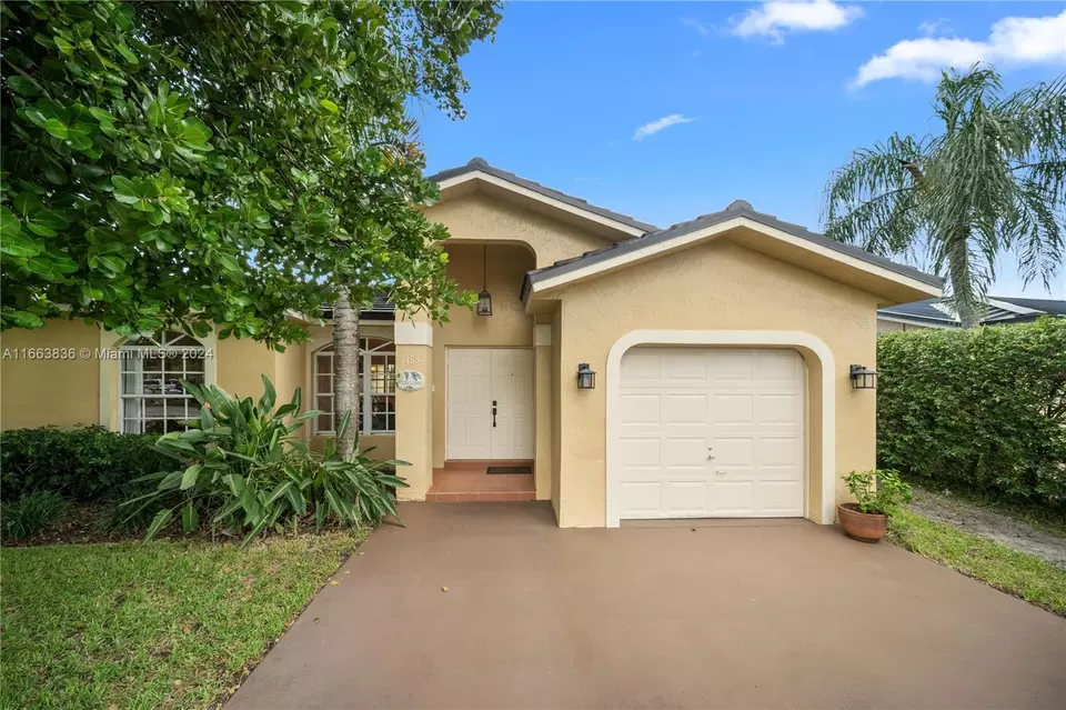Exterior - 14832 SW 173rd St, Miami, FL 33187 photo 2 of 9